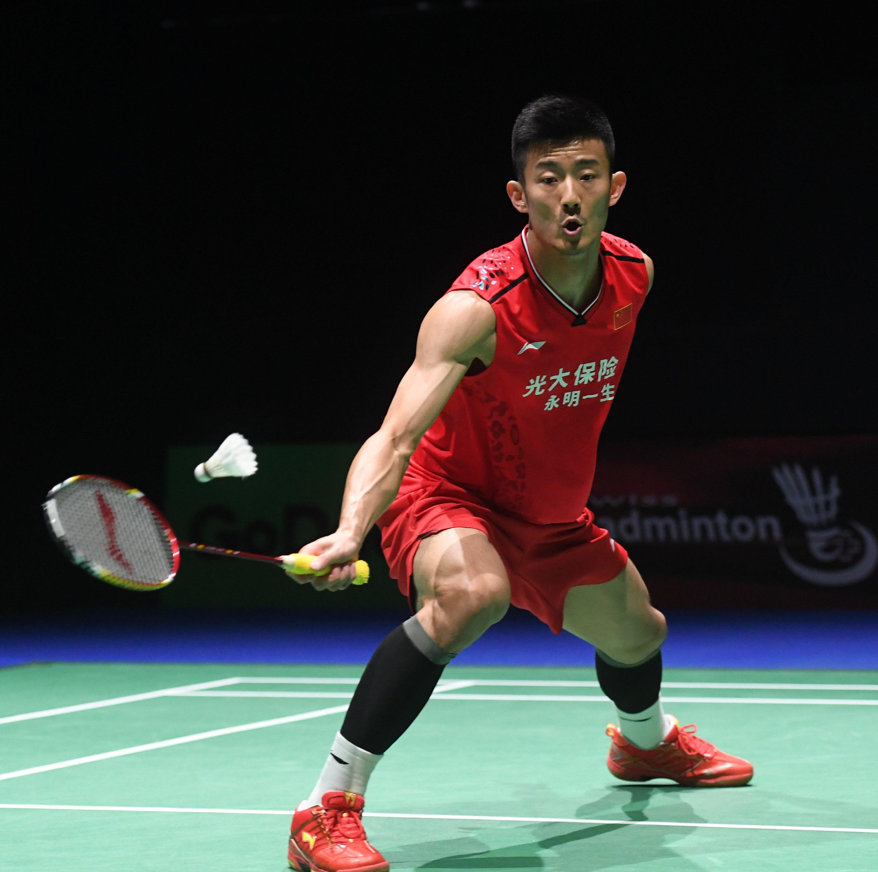 韩国羽毛球队完胜中国羽毛球队，谌龙高光表现