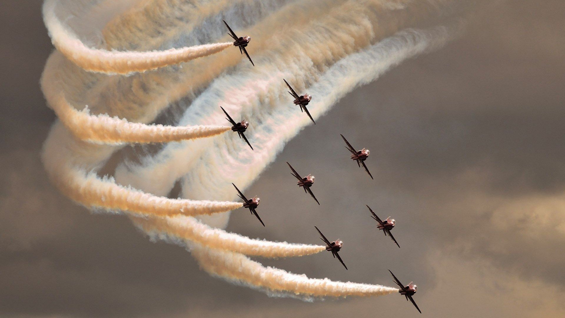 爱游戏在线-一肩挑起攻防两端，孙兴慜的转换艺术，波兰终结冰岛的战术蓝本