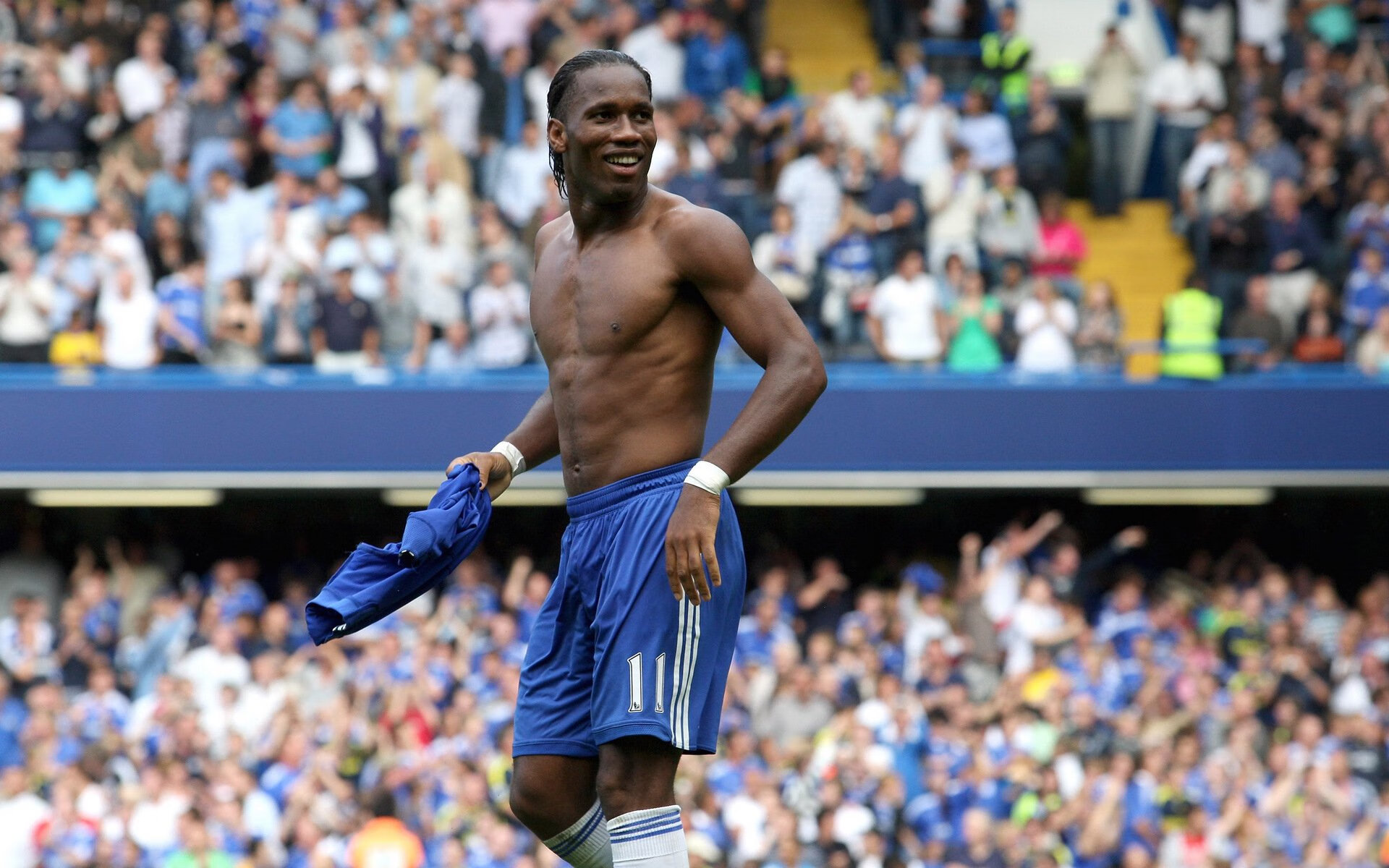 爱游戏在线-当闪电划破北美夜空，爱德华兹的美加墨世界杯封神夜