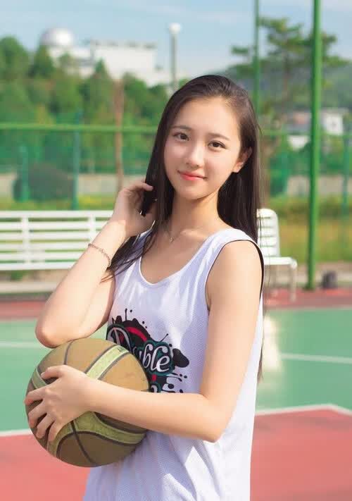 独步天下,2026世界杯B组关键战,伊朗钢铁防线碾压厄瓜多尔,德布劳内领军铸就唯一胜局